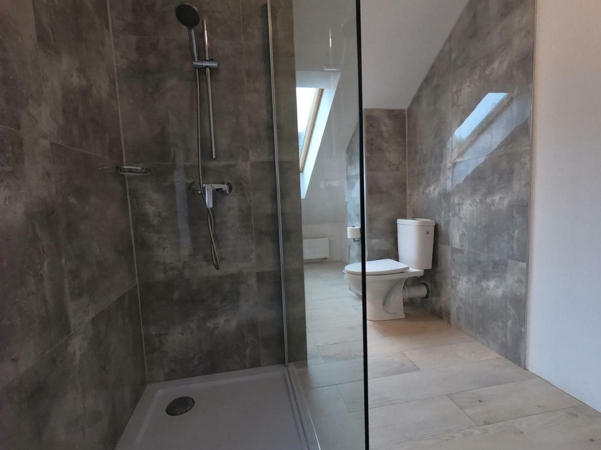 Villa Caloroczny Domek W Lesie Puszcza Zielonka à Kiszkowo Extérieur photo