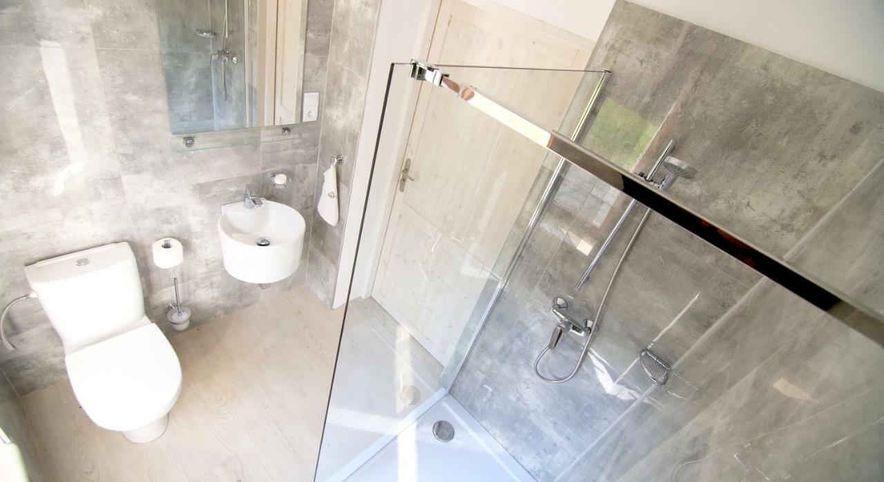 Villa Caloroczny Domek W Lesie Puszcza Zielonka à Kiszkowo Extérieur photo